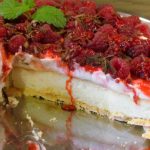Krhka in pregrešno najboljša torta Pavlova