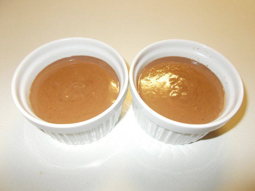 Čokoladna panakota z lešniki