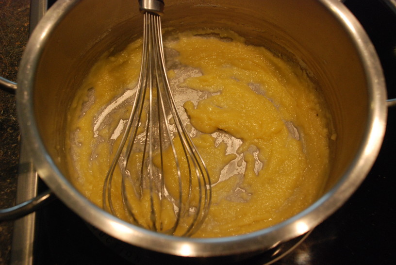 Kako-pripraviti-kremasto-besamel-omako-2