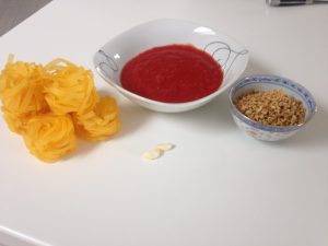 Prikupne rozice s sojino bolognese omako (1)