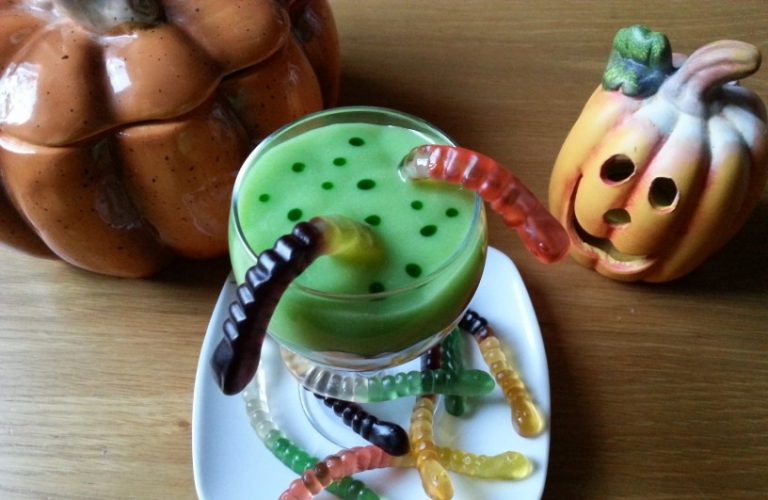 Halloween puding – fotografija recepta OblizniPrste.si