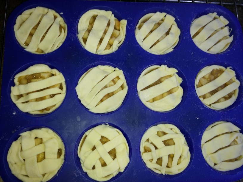 Mini jabolčne pite za nostalgčne sladokusce 
