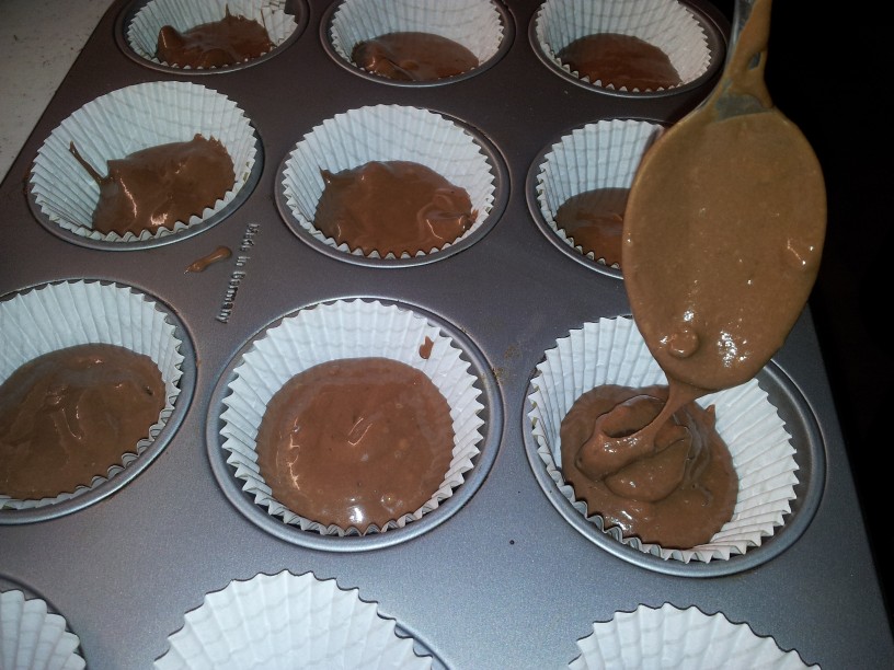 Slastni čokoladni muffini s suhimi marelicami