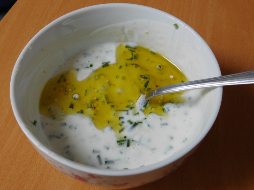 jogurtov-preliv-za-solato (6)
