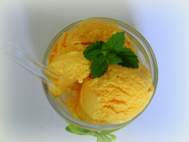 eksoticni-mangov-sladoled-z-grskim-jogurtom-9