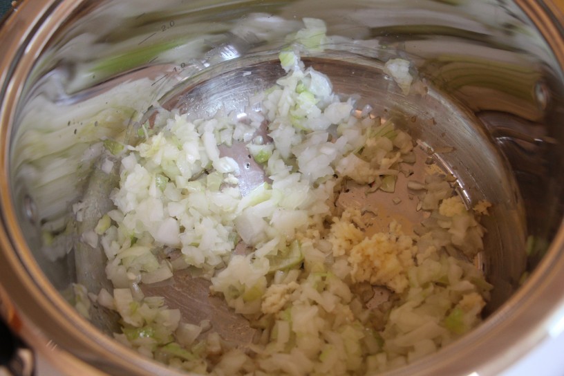 Kvinojina zelenjavna pita s hrustljavo podlago in mehko skorjico (1)