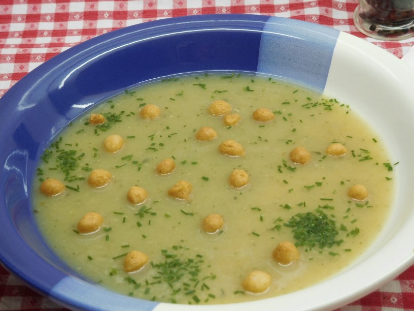 Slastna kremna bucna juha s krompirjem