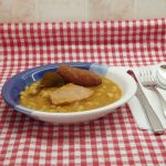 Pasulj s kranjsko klobaso in suhim mesom