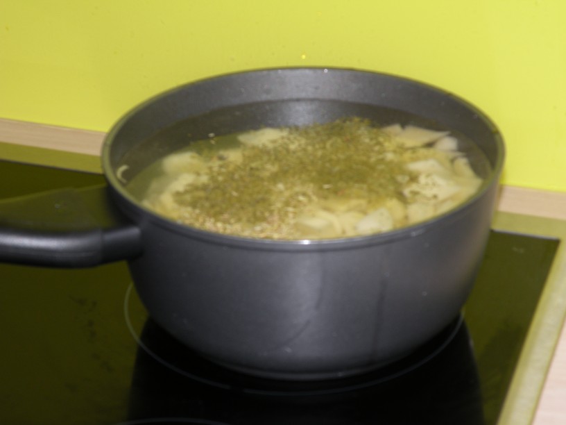 kraljevska-krompirjeva-juha