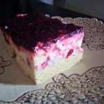 Socne skutne kocke s sadnim prelivom
