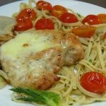 piscancja-prsa-z-mozzarello-na-linguinih-z-zelisci