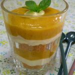 sladica-v-kozarcu-mango-banana-piskot