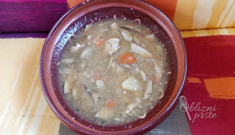 Preprosta gobova juha
