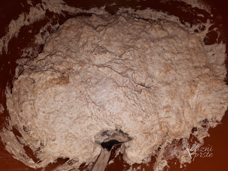 Hitro pripravljen kruh brez gnetenja
