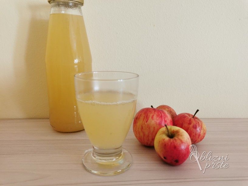Domač jabolčni sok