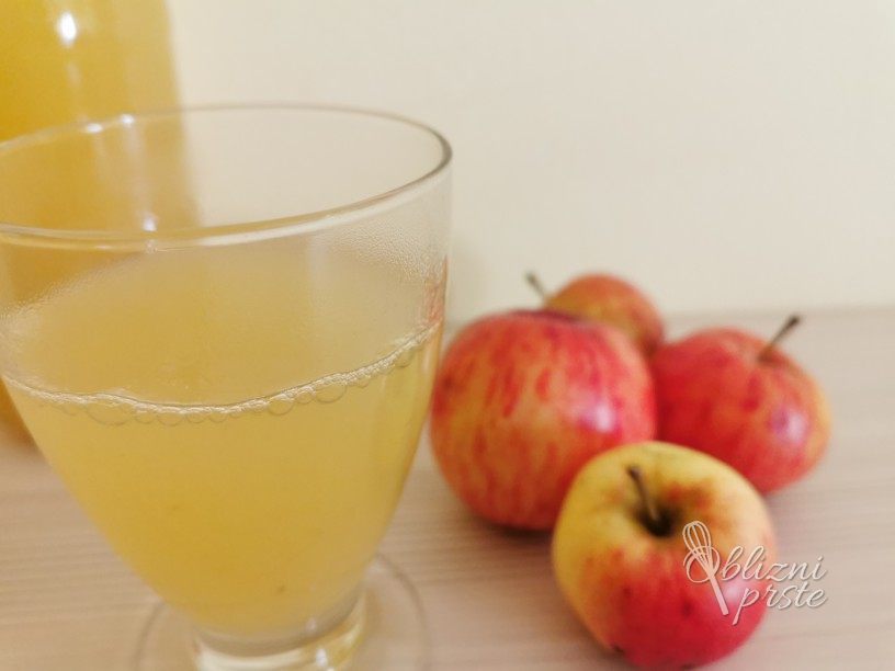 Domač jabolčni sok