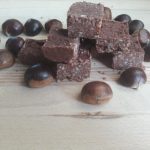 Čokoladne kostanjeve kocke brez peke