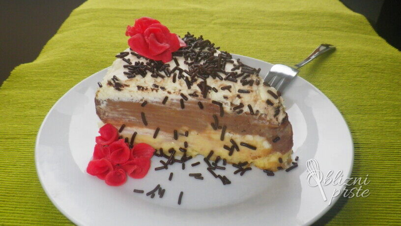 Dvobarvna čokoladna torta brez peke