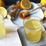 Topla medena limonada z ingverjem