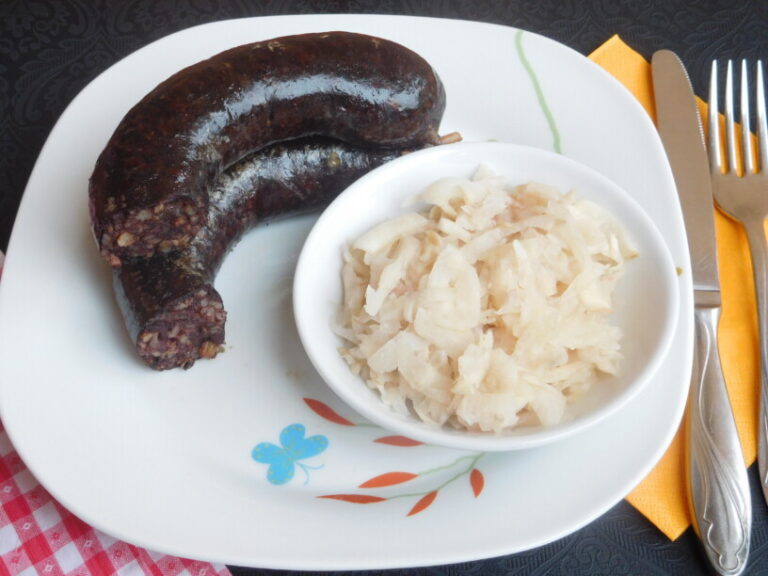 V ponvi pečena krvavica OblizniPrste.si