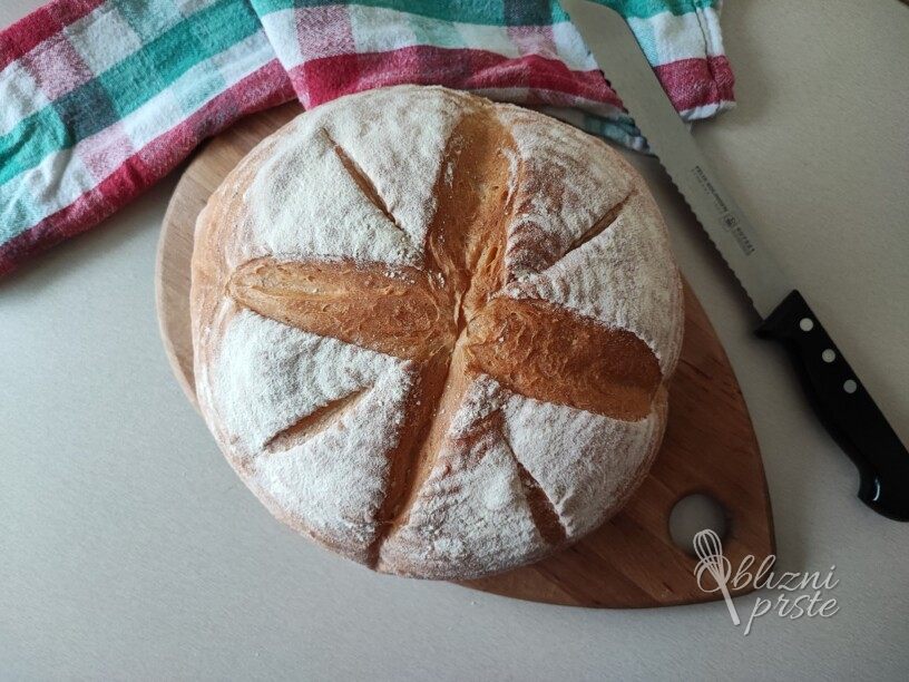 Odličen domač bel kruh