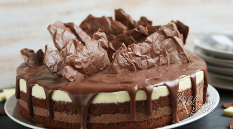 Čokoladna torta s čokoladno dekoracijo