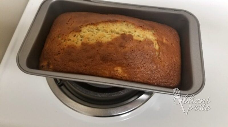 preprost bananin kruh z orehi_