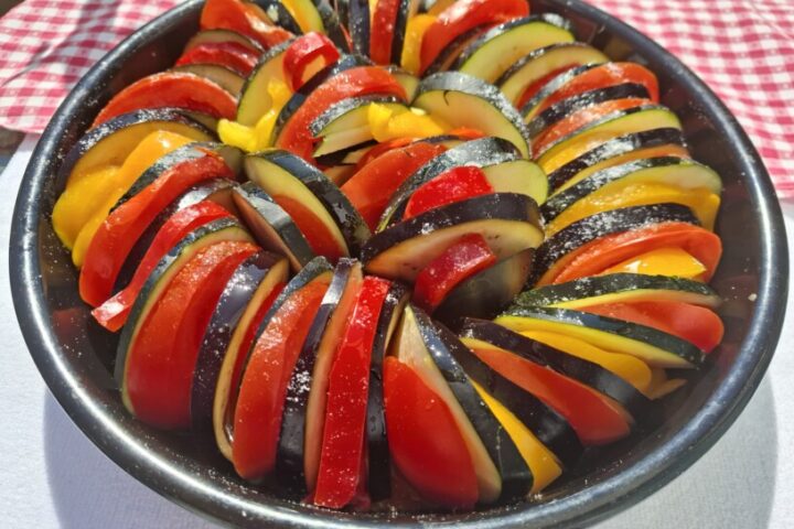 Ratatuj (ratatouille) pečen v pečici